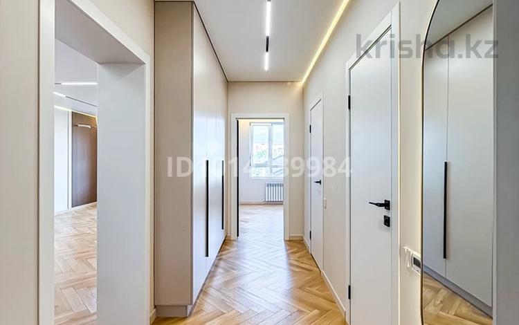 2-комнатная квартира · 60 м² · 2/14 этаж, Жандосова 94/8 за 57 млн ₸ в Алматы, Бостандыкский р-н — фото 2