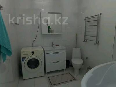 2-бөлмелі пәтер, 58 м², 8/12 қабат ай сайын, 16-й мкр 63, бағасы: 150 000 〒 в Актау, 16-й мкр 