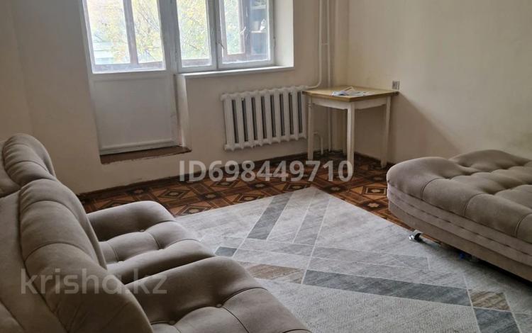 1-комнатная квартира, 42 м², 2/5 этаж помесячно, мкр Жулдыз-2 39а