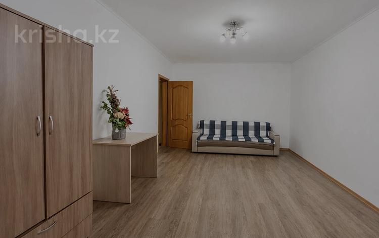 2-комнатная квартира · 56.2 м² · 2/9 этаж, мкр Аксай-1А 17 — Толе би Момышулы за 35.5 млн ₸ в Алматы, Ауэзовский р-н — фото 8