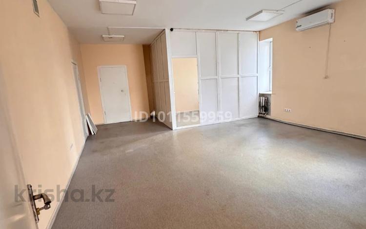 Офисы, склады · 65 м² за 325 000 ₸ в Астане, р-н Байконур — фото 2