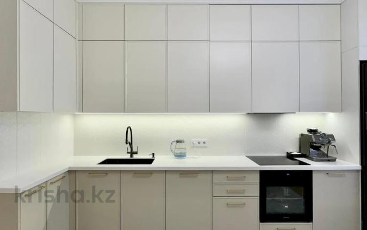 2-комнатная квартира · 85 м² · 14/18 этаж, Розыбакиева за 82 млн ₸ в Алматы, Бостандыкский р-н — фото 5
