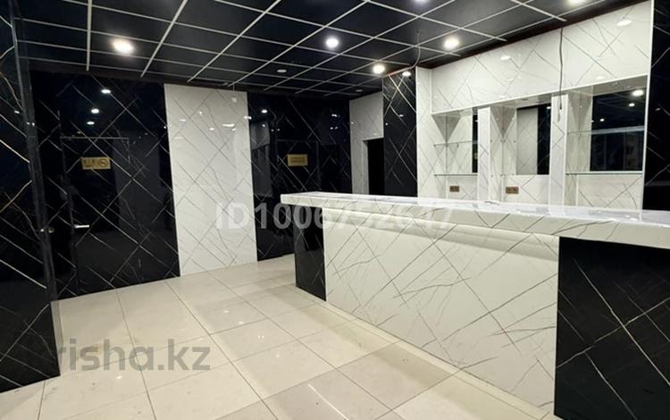 Свободное назначение, офисы, магазины и бутики, склады, салоны красоты, медцентры и аптеки, образование, развлечения, конференц-залы, кабинеты и рабочие места, студии · 180 м² за 750 000 〒 в Астане, р-н Байконур — фото 20