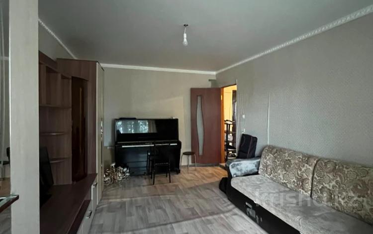2-комнатная квартира · 48.7 м² · 1/5 этаж, мкр 8, Гришина за 10 млн ₸ в Актобе — фото 8