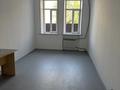 Офисы, салоны красоты, кабинеты и рабочие места, студии · 12 м² за 74 400 ₸ в Усть-Каменогорске — фото 2