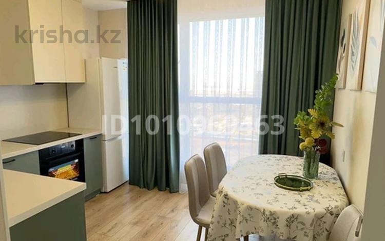 2-комнатная квартира · 57 м² · 17/17 этаж, Улы Дала 10 — Айтматова за 290 000 ₸ в Астане, Нура р-н — фото 2
