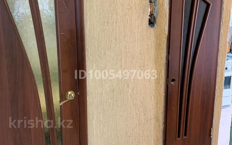 2-бөлмелі пәтер · 50.3 м² · 4/5 қабат, 4 микрорайон, бағасы: 11.3 млн ₸ в Абае — фото 2