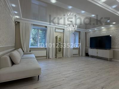 5-бөлмелі пәтер · 215 м² · 2/7 қабат, Назарбаева 233/1 — Маметова, бағасы: 125 млн ₸ в Уральске