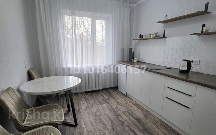 1-комнатная квартира · 42 м² · 3/10 этаж, Валиханова 129 за 200 000 ₸ в Семее — фото 2