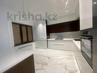 5-комнатная квартира · 260 м² · 3/3 этаж, 7А мкр 12 за 147 млн 〒 в Актау