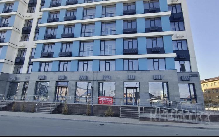 2-комнатная квартира · 67 м² · 2/9 этаж, мкр Нурсая, Бейбарыс 437 за 27.4 млн ₸ в Атырау — фото 32