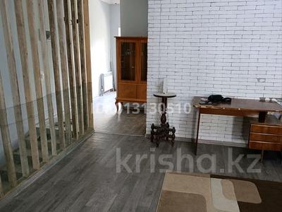 Отдельный дом · 4 комнаты · 200 м² · 4 сот., мкр Шугыла, Жунисова 135/25 — Напротив гимназии N° 174 по ул. Сабденова за 550 000 ₸ в Алматы, Наурызбайский р-н