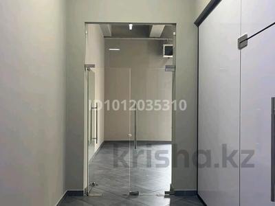 Офисы, магазины и бутики, кабинеты и рабочие места, студии · 58 м² за 348 000 ₸ в Шымкенте, Аль-Фарабийский р-н