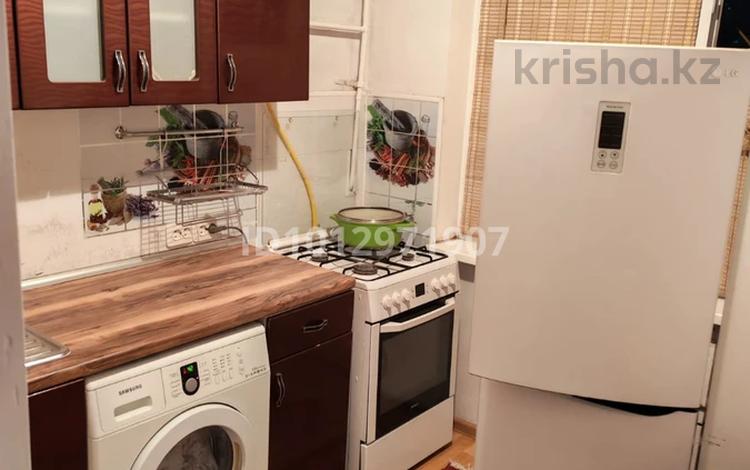 1-бөлмелі пәтер · 38 м² · 1/5 қабат, 11-й мкр, 11-ш/а. 14, бағасы: 10 млн ₸ в Актау — фото 2