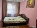 3-комнатная квартира · 62 м² · 1/5 этаж, 4мкр 16дом — Между Арзу кафе и шк Конаев за 30 000 ₸ — фото 3