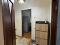 3-комнатная квартира · 62 м² · 1/5 этаж, 4мкр 16дом — Между Арзу кафе и шк Конаев за 30 000 ₸ — фото 7