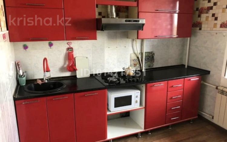 2-комнатная квартира · 64 м² · 4/5 этаж, мкр 8, Абылхаирхана 64/1 — Пересечение 101 стрелковой и абылхаирхана остановка каз почта за 180 000 ₸ в Актобе — фото 2