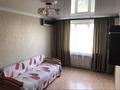 2-комнатная квартира · 64 м² · 4/5 этаж, мкр 8, Абылхаирхана 64/1 — Пересечение 101 стрелковой и абылхаирхана остановка каз почта за 180 000 ₸ в Актобе — фото 4