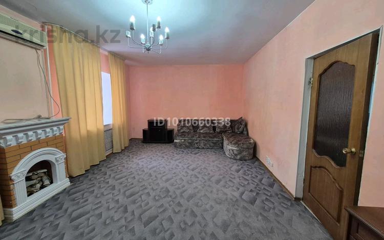 3-комнатная квартира · 100 м² · 2/5 этаж, Жумабаева 9/2 — Петрова за 300 000 ₸ в Астане, Алматы р-н — фото 3