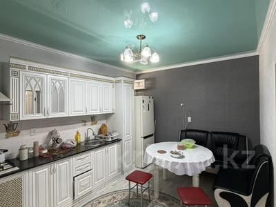 Жеке үй · 4 бөлме · 115 м² · 8 жүзд., Аль Фараби 107 — Аль Фараби көшесінің бойы, бағасы: 22 млн ₸ в 