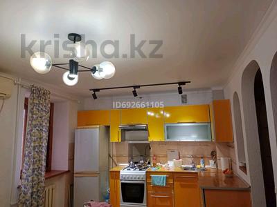 2-комнатная квартира · 64 м² · 2/5 этаж, Назарбаева 242 — Центр за 140 000 〒 в Уральске