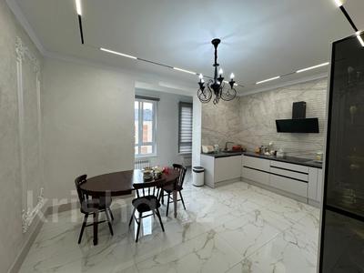 5-бөлмелі пәтер · 220 м² · 5/6 қабат, Алтын орда ш/а., бағасы: 87 млн ₸ в Актобе, мкр. Алтын орда