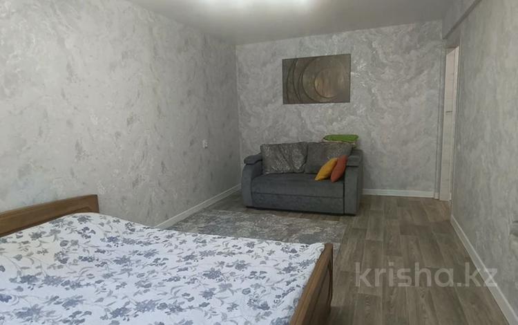 1-комнатная квартира · 36 м² · 3/5 этаж, Оралхан Бокей 21 за 10 000 ₸ в Усть-Каменогорске — фото 11