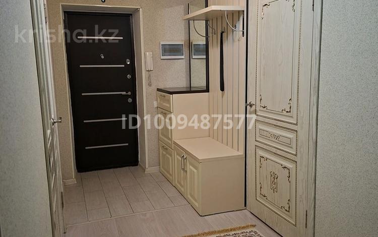 3-комнатная квартира · 65 м² · 4/5 этаж, Сулейменова за 200 000 〒 в  — фото 2