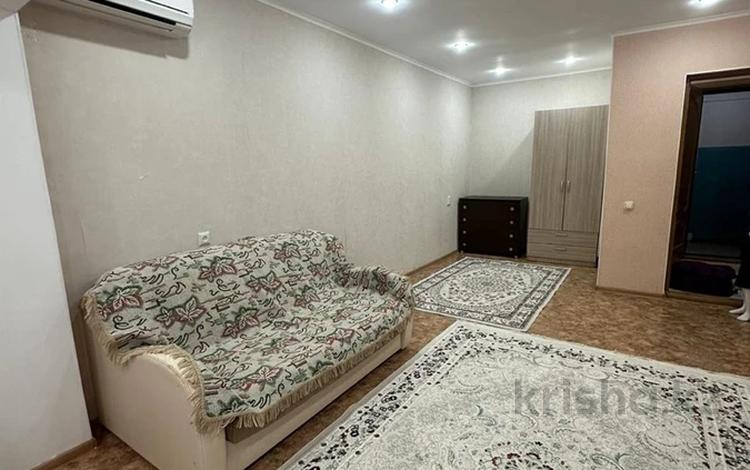 1-комнатная квартира · 40 м² · 3/10 этаж, мкр 6, Алия Молдагулова за 14.5 млн ₸ в Актобе — фото 2