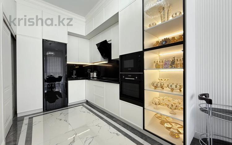 3-комнатная квартира · 150 м² · 5/5 этаж, мкр Ерменсай, Ушкемпирова 42 за ~ 1.5 млн 〒 в Алматы, Бостандыкский р-н — фото 2