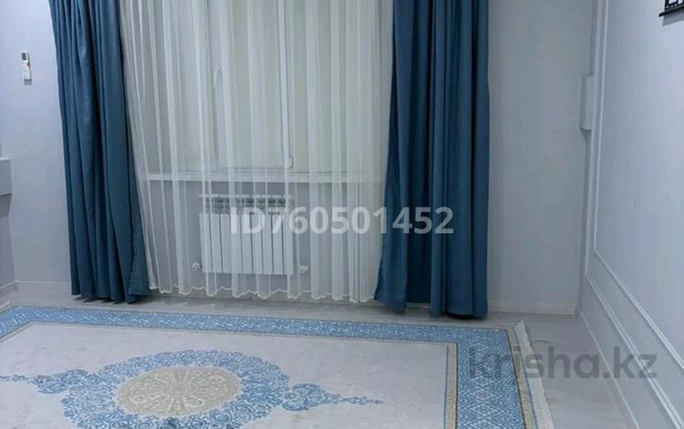 1-комнатная квартира · 47 м² · 4/9 этаж, мкр Нурсая, Мкрн Нурсая 11 за 200 000 ₸ в Атырау — фото 2