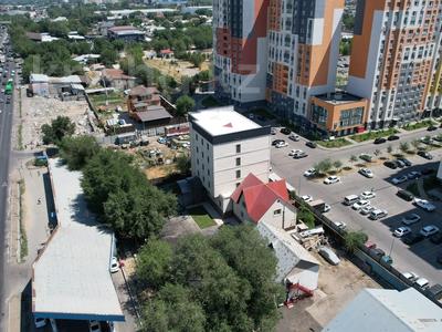 Свободное назначение, офисы, бани, гостиницы и зоны отдыха, медцентры и аптеки, образование, развлечения, кабинеты и рабочие места, студии · 1500 м² за 11 млн 〒 в Алматы, Наурызбайский р-н