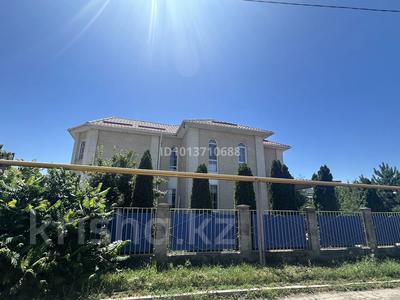 Жеке үй · 7 бөлме · 300 м² · 8 жүзд., Жетысу 22, бағасы: 145 млн ₸ в 