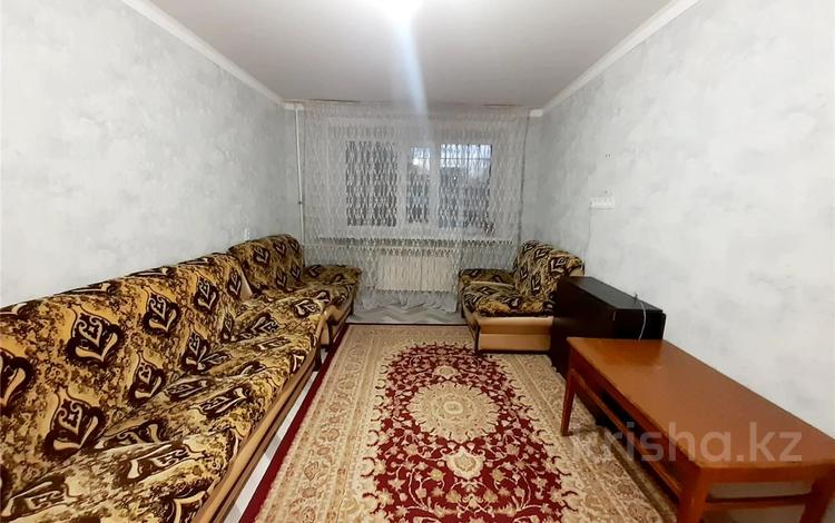 2-бөлмелі пәтер · 43.9 м² · 1/5 қабат, Михайловка ш/а., Касыма Аманжолова 21, бағасы: 16 млн ₸ в Караганде, Казыбек би р-н — фото 2