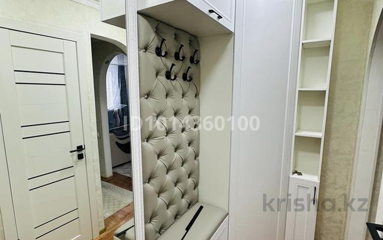 3-комнатная квартира · 57 м² · 1/5 этаж, Алашахана 11 — Черная маска за 19 млн ₸ в Жезказгане — фото 2