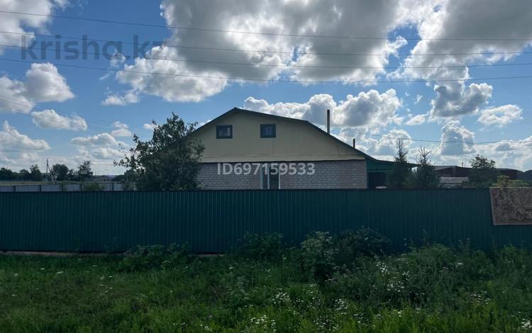 Отдельный дом · 4 комнаты · 137.7 м² · 10 сот., Достык 2 за ~ 8.2 млн 〒 в Балкашине — фото 2