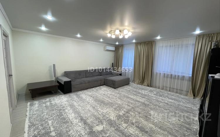 4-комнатная квартира · 120 м² · 1/5 этаж, Сатпаева 10 — Центральный мост, ТШО, обл. Акимат, супермаркет Анвар за 650 000 ₸ в Атырау — фото 2