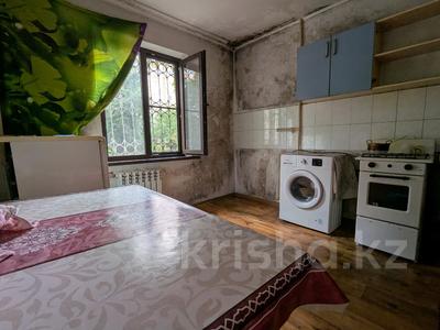 2-комнатная квартира · 52 м² · 1/5 этаж, мкр Аксай-4 40 за 32.5 млн ₸ в Алматы, Ауэзовский р-н