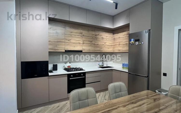 3-бөлмелі пәтер · 95.8 м² · 2/5 қабат, мкр. Алтын орда 360а — Мангилик ел, бағасы: 43 млн ₸ в Актобе — фото 2