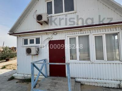Аренда домов или дач посуточно в Мангистауской обл.: Дом · 2 комнаты · 36 м² · посуточно, Теплый пляж 53/5 — База отдыха Нур, теплый пляж за 30 000 〒 Дом · 2 комнаты · 36 м² · посуточно, Теплый пляж 53/5 — База отдыха Нур, теплый пляж за 30 000 〒 в Актау