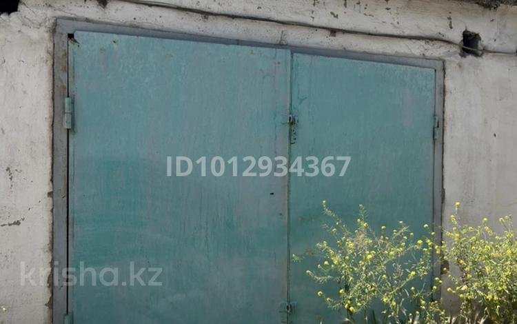 Гараж · 12 м² · мкр Аса — Сзади 10-мкр, напротив 17-дома (разделяет улица Санырак Батыр) за 1 млн ₸ в Таразе — фото 2