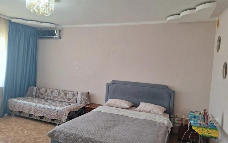 1-комнатная квартира · 50 м² · 7/9 этаж, Жарбосынова 62 за 200 000 ₸ в Атырау — фото 3