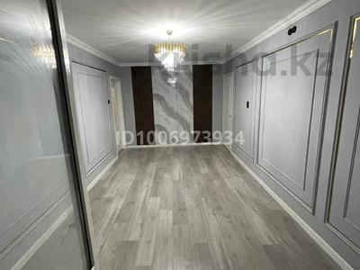 2-комнатная квартира · 54 м² · 5 этаж, 4-й микрорайон, Ильяева 4 — Ильяева бибітшілік, центр Аэровокзал Арбат Гулжан Тех Мирас все рядом за 210 000 〒 в Шымкенте, Туран р-н