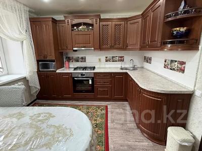 3-комнатная квартира · 85.2 м² · 3/5 этаж, Уральская 30 за 34 млн 〒 в Петропавловске