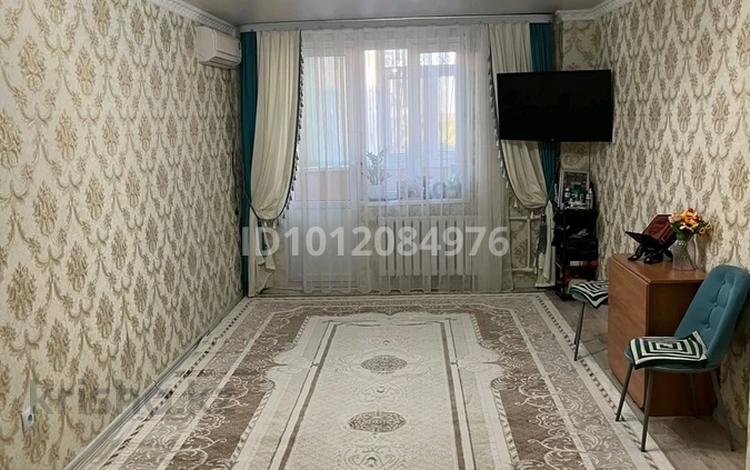 2-комнатная квартира · 77.6 м² · 8/10 этаж, Набережная 85 — Кунаева за 18.5 млн 〒 в Актобе, мкр. Курмыш — фото 2