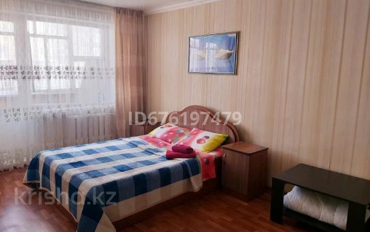 1-комнатная квартира, 45 м², 3/5 этаж по часам, Назарбаева за 2 500 〒 в Петропавловске — фото 2