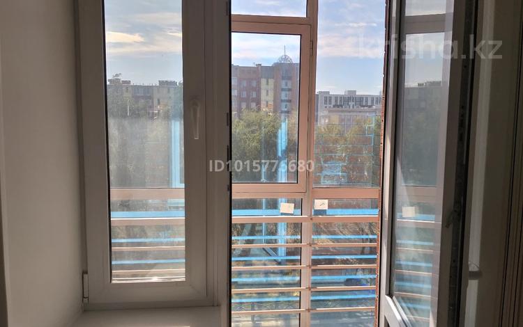 2-бөлмелі пәтер · 52 м² · 3/6 қабат, Юбилейный 21, бағасы: 29.3 млн ₸ в Костанае — фото 2