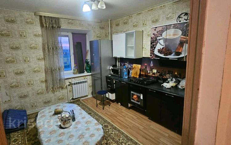 2-комнатная квартира · 65 м² · 4/10 этаж, 10 микр 24 за 21.9 млн ₸ в Аксае — фото 2