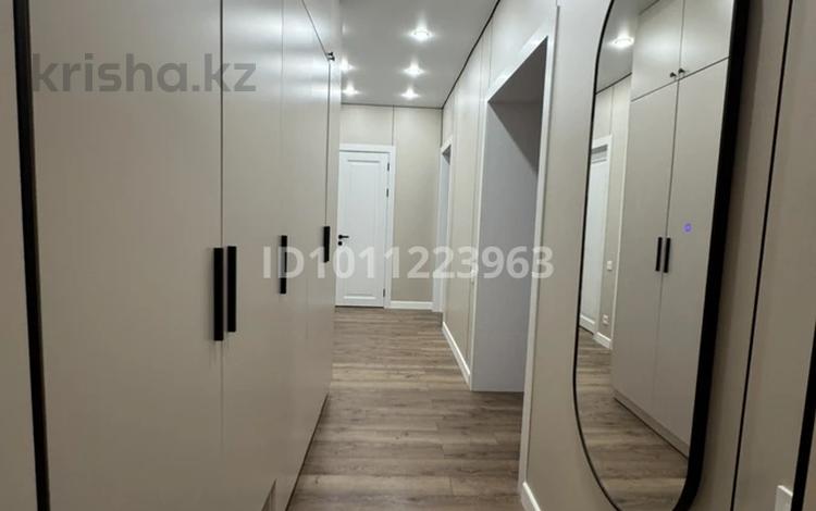 3-бөлмелі пәтер · 90 м² · 10/12 қабат, Чингиз Айтматова 77/7, бағасы: 60 млн ₸ в Астане, Нура р-н — фото 2
