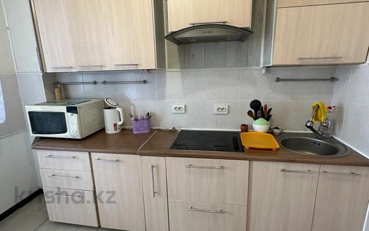 1-комнатная квартира · 50 м² · 8/13 этаж, Есенова 160/3 за 300 000 ₸ в Алматы, Жетысуский р-н — фото 2